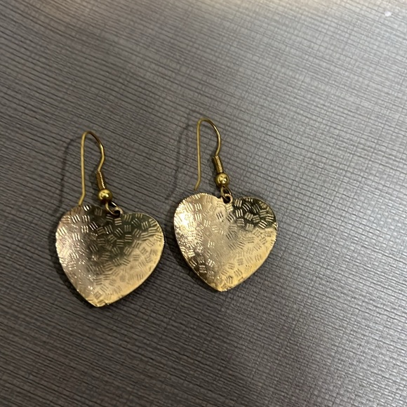 Cloisonné dangle heart earrings - Picture 4 of 4